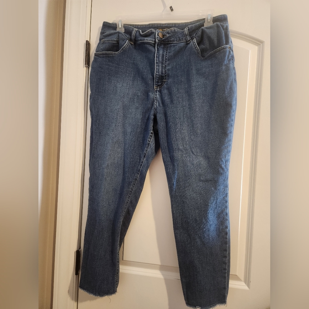 Lee Women's Straight Leg Jeans in Medium Blue